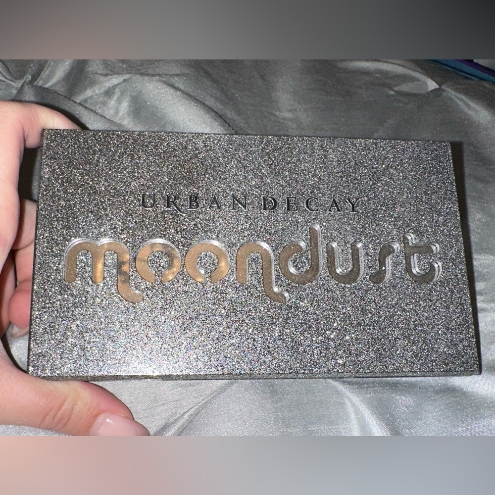 Urband Decay Eye Shadow Palette